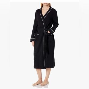 Amazon Essentials Black Waffle-Knit Robe with White Piping medium